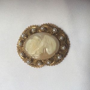 Vintage Florenza  cameo brochure or pendant